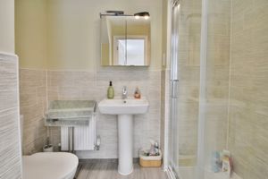 Ensuite- click for photo gallery